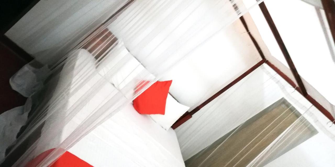 Ocean Voyage Hotel Тангале Екстериор снимка