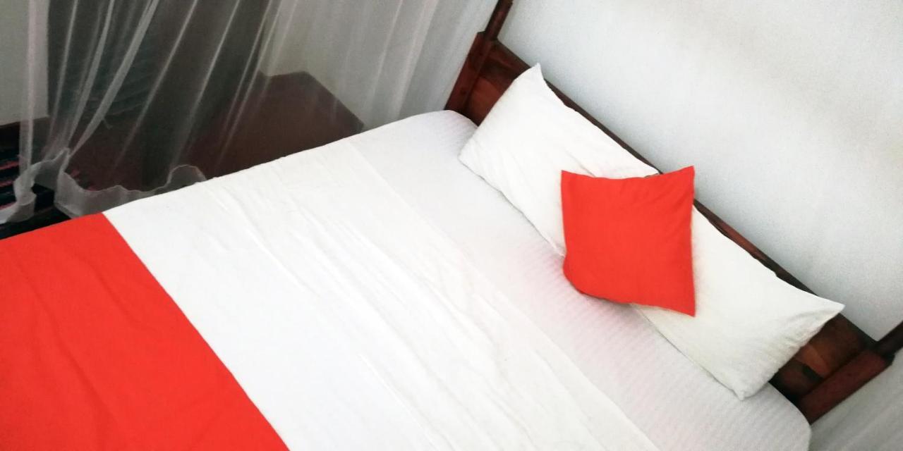 Ocean Voyage Hotel Тангале Екстериор снимка